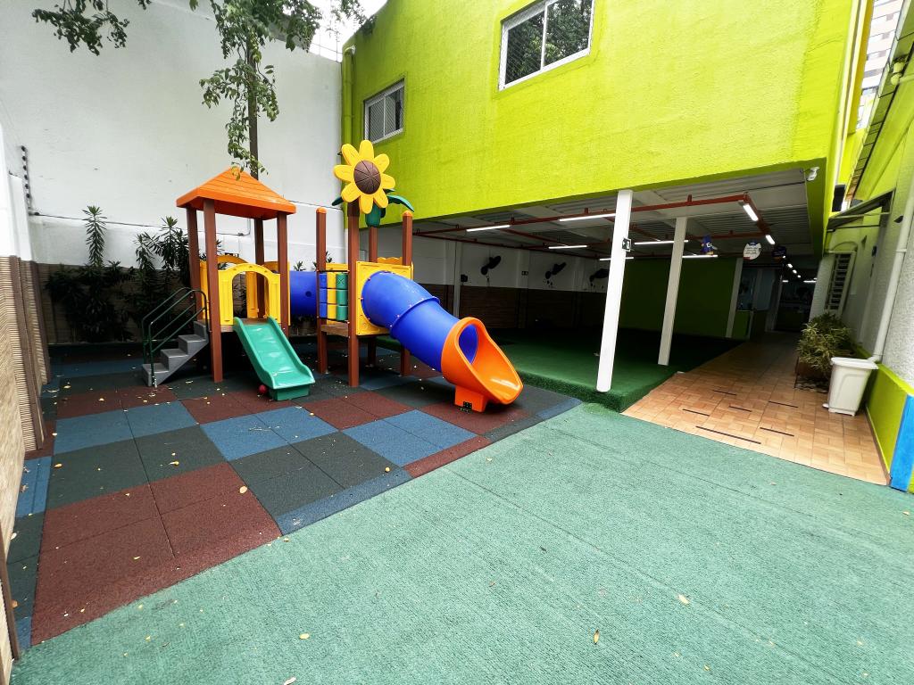 Parquinho e área de convivência